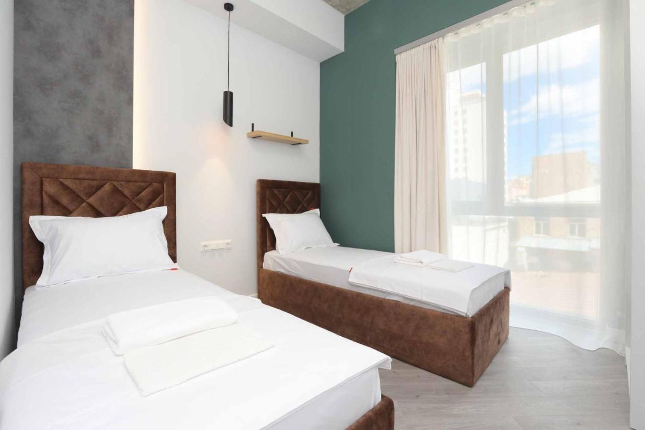 Stay Inn Apartments On Amiryan 26/4 エレバン エクステリア 写真