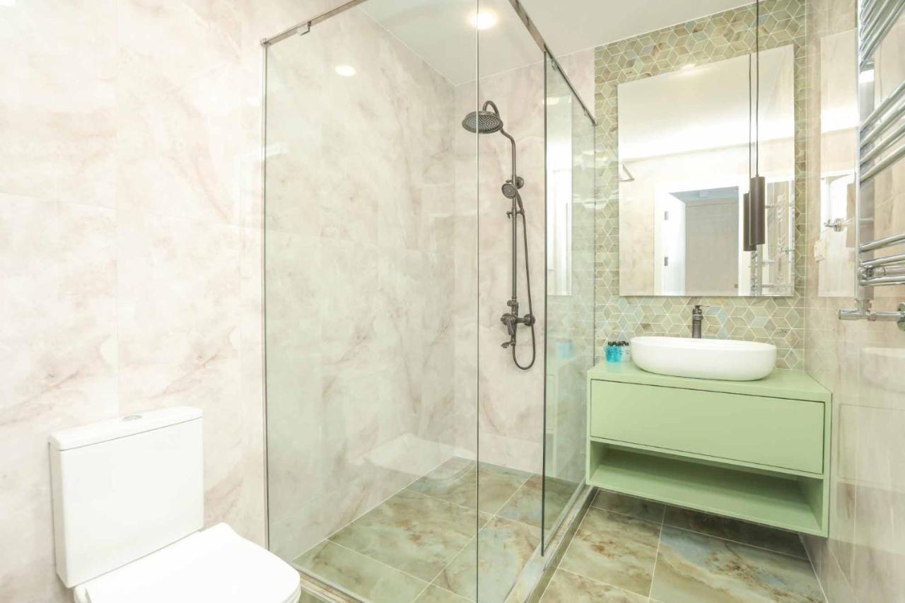 Stay Inn Apartments On Amiryan 26/4 エレバン エクステリア 写真