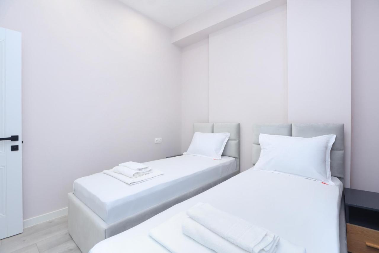 Stay Inn Apartments On Amiryan 26/4 エレバン エクステリア 写真