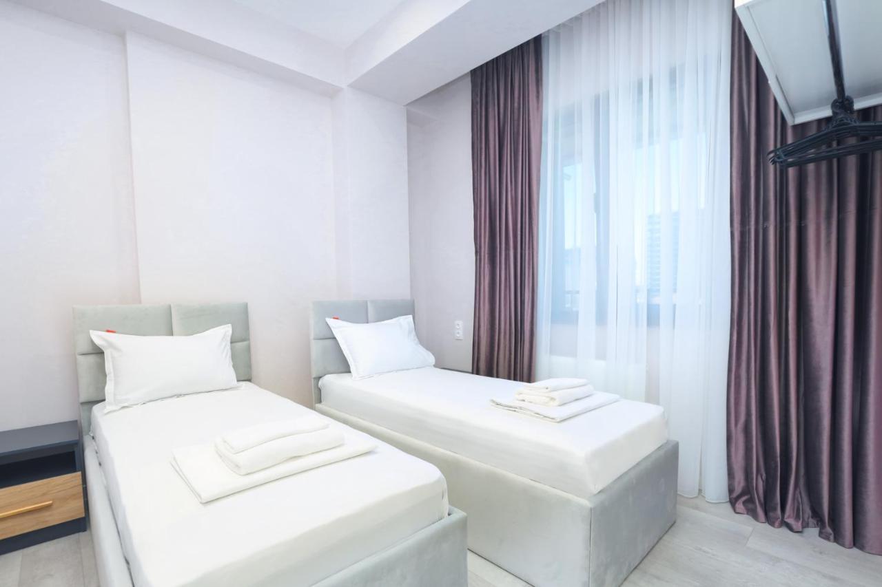 Stay Inn Apartments On Amiryan 26/4 エレバン エクステリア 写真