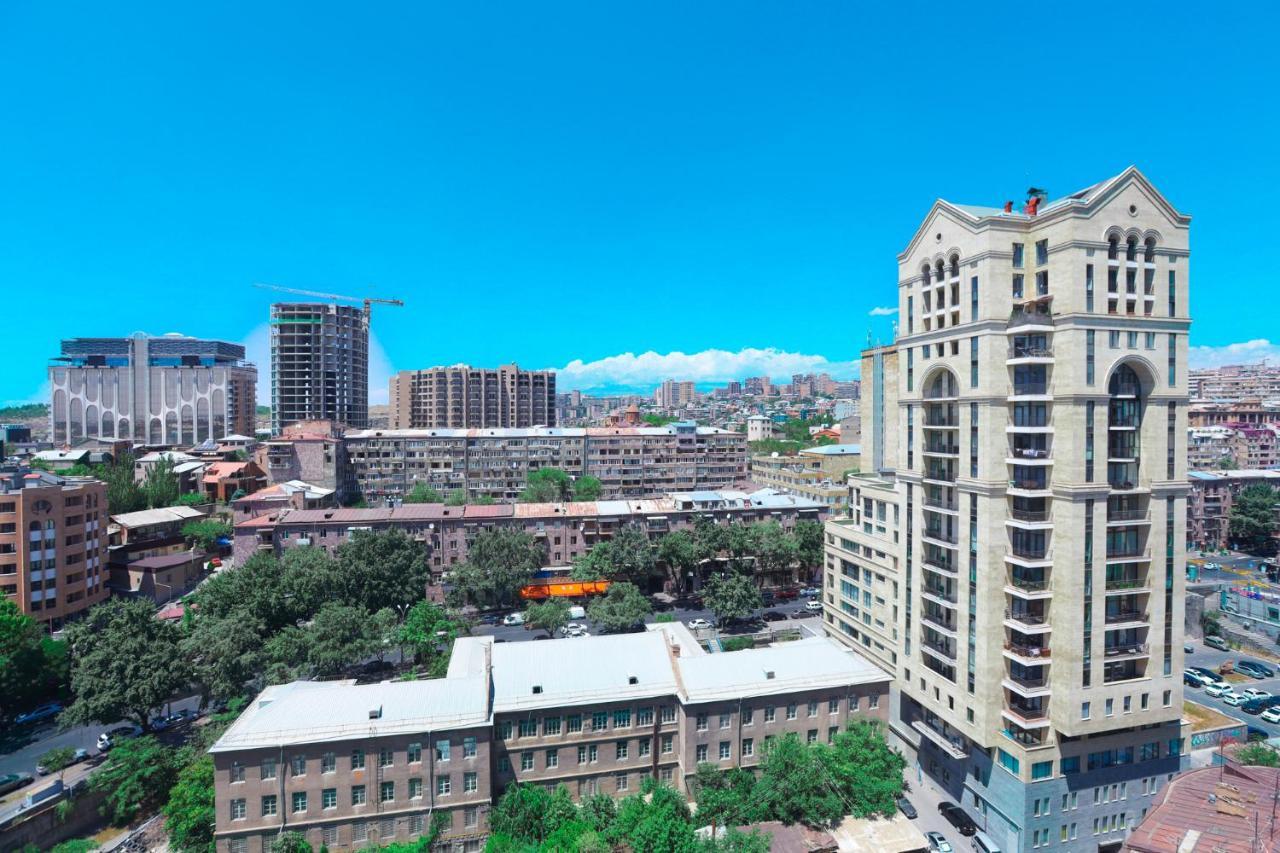 Stay Inn Apartments On Amiryan 26/4 エレバン エクステリア 写真