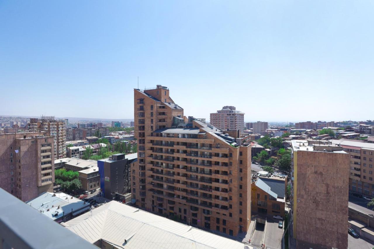 Stay Inn Apartments On Amiryan 26/4 エレバン エクステリア 写真
