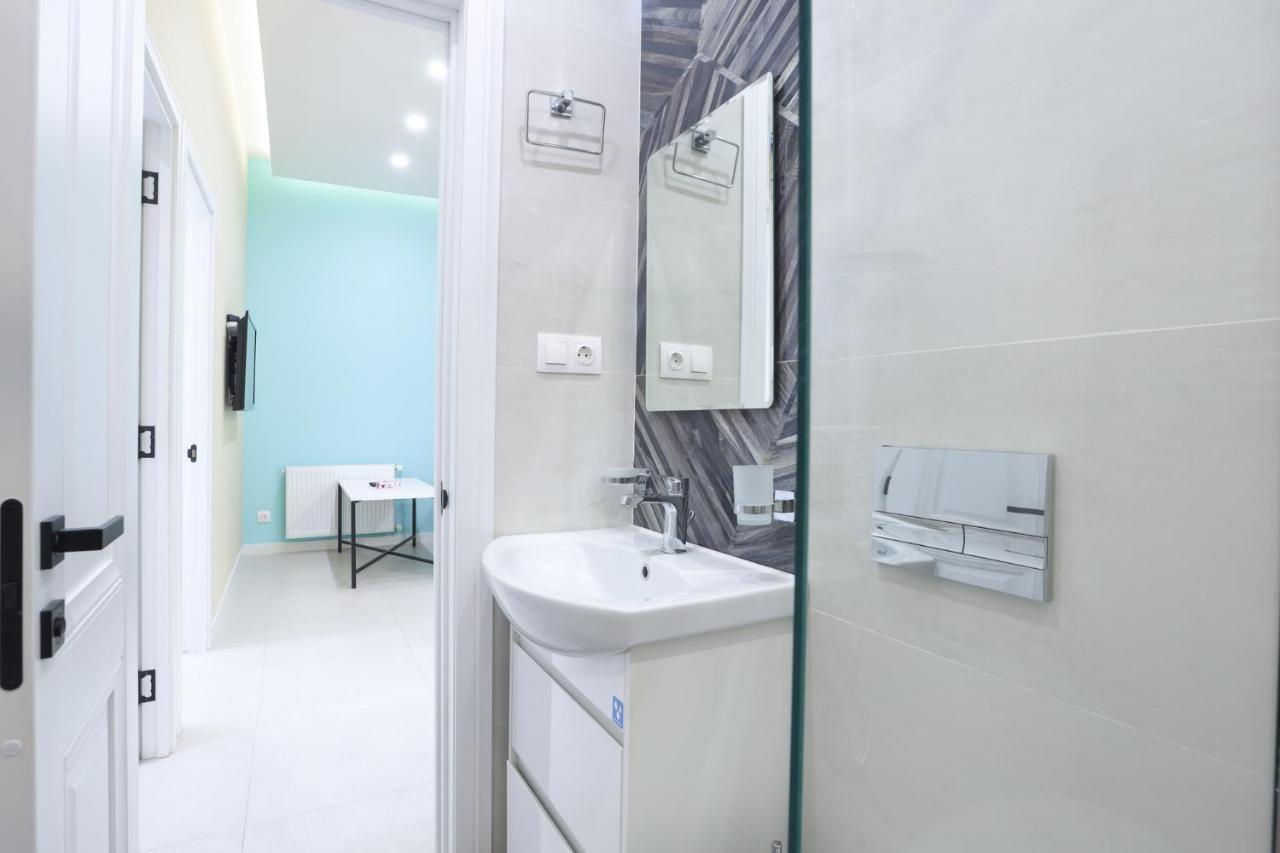 Stay Inn Apartments On Amiryan 26/4 エレバン エクステリア 写真